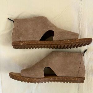 Born Maren back-zip suede sandals